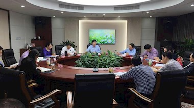 九游会老哥集团党委开会研究部署脱贫攻坚工作